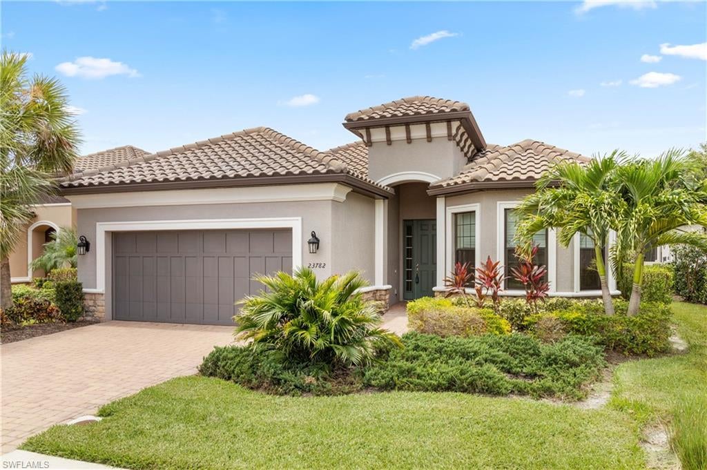 PEBBLE POINTE - Residential