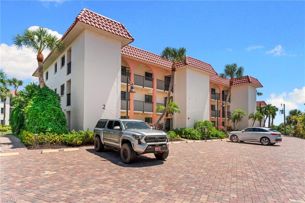 SANDALFOOT CONDOMINIUM - Residential