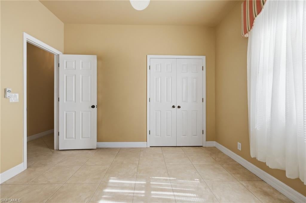MEADOWBROOK - Residential