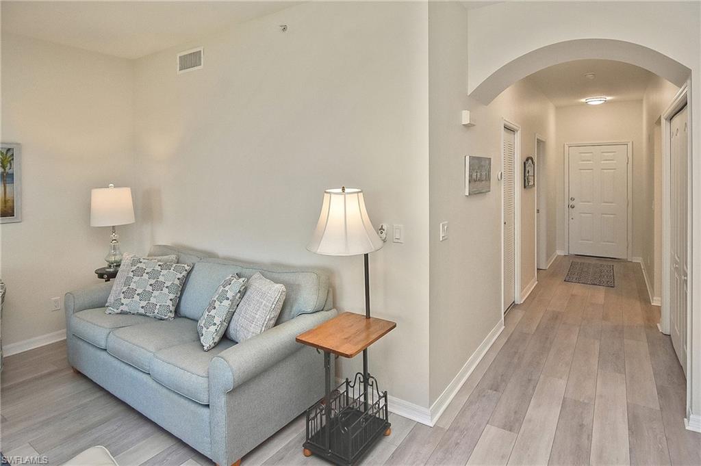 LAKESIDE GREEN - Residential