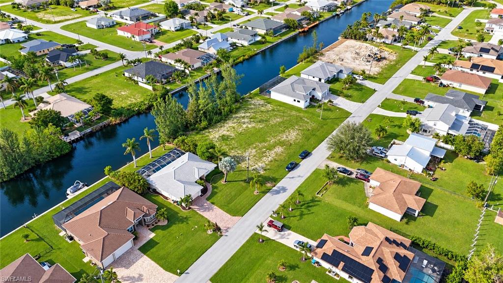 CAPE CORAL - Land