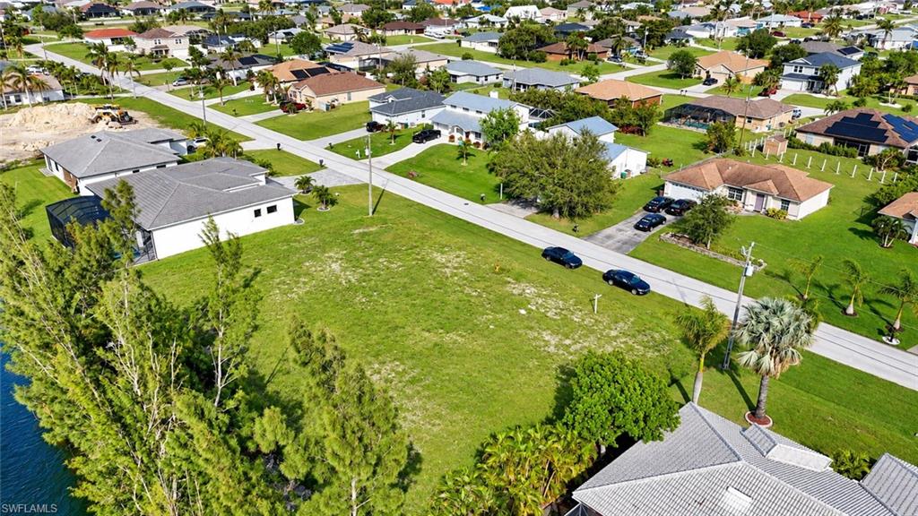 CAPE CORAL - Land