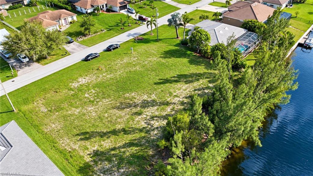 CAPE CORAL - Land