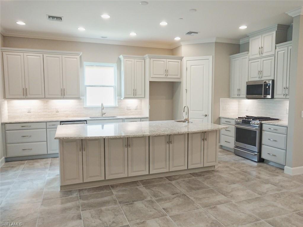 PEBBLE POINTE - Residential