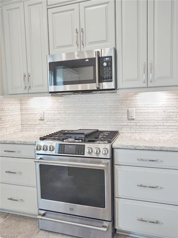 PEBBLE POINTE - Residential