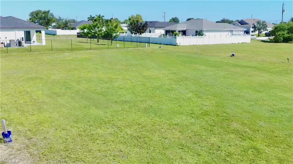 CAPE CORAL - Land