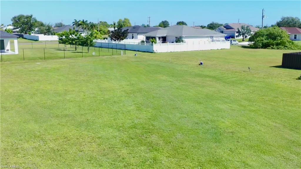 CAPE CORAL - Land