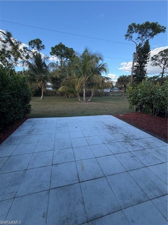 AVALON ESTATES - Residential Lease