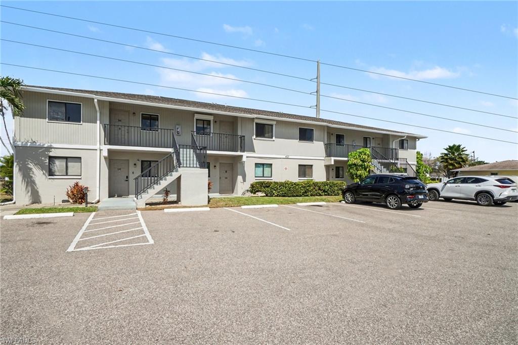 CAVENDISH SQUARE CONDO - Residential