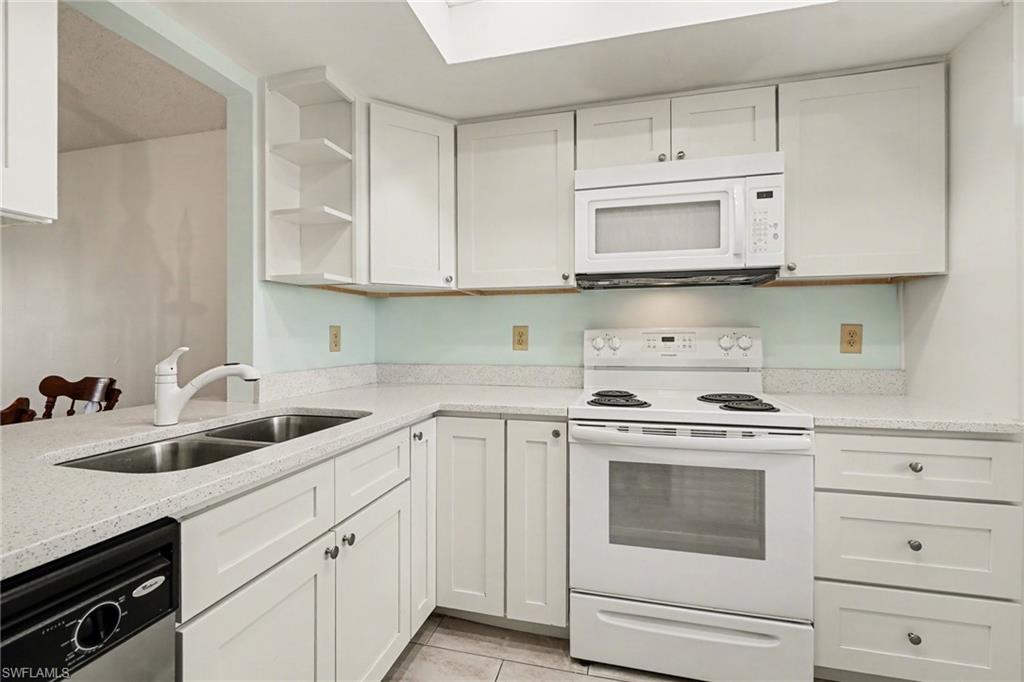CAVENDISH SQUARE CONDO - Residential