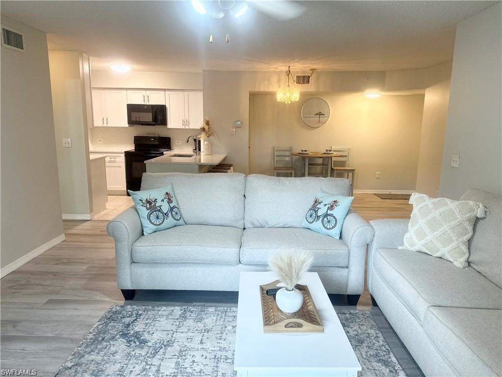 SAN MIRAGE - Residential Lease