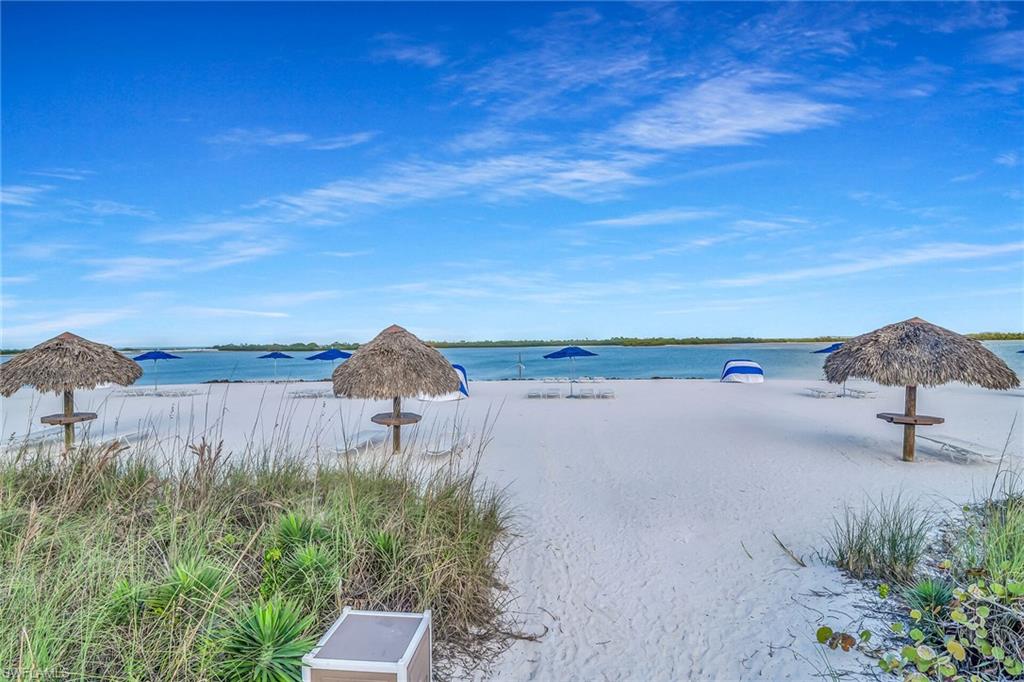 HIDEAWAY BEACH - Land