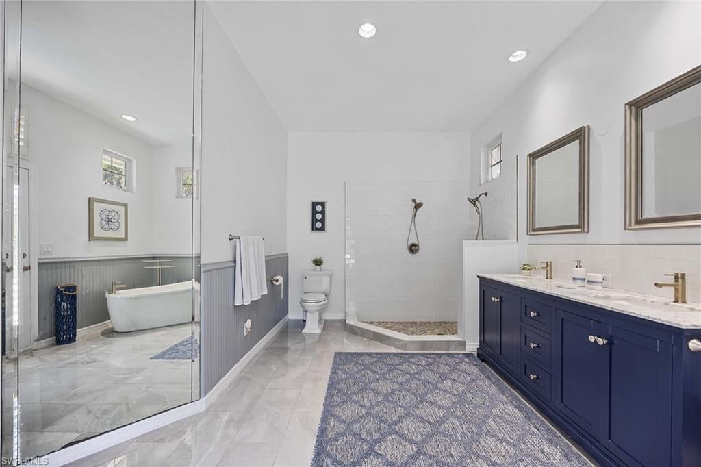MOORINGS - Residential Lease