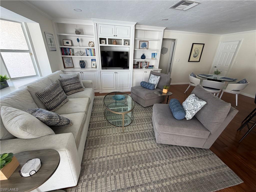 MOORINGS - Residential Lease