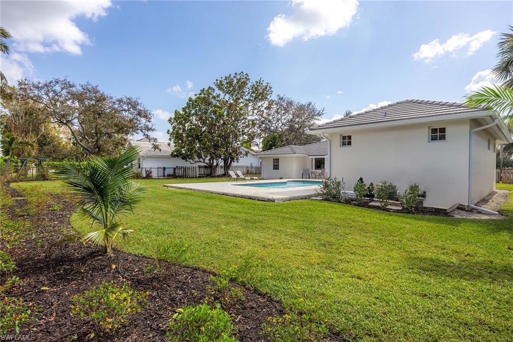 MOORINGS - Residential Lease