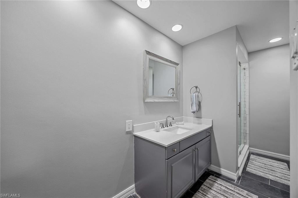 MOORINGS - Residential Lease
