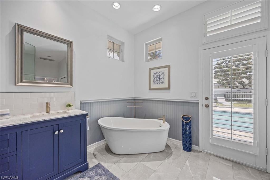 MOORINGS - Residential Lease