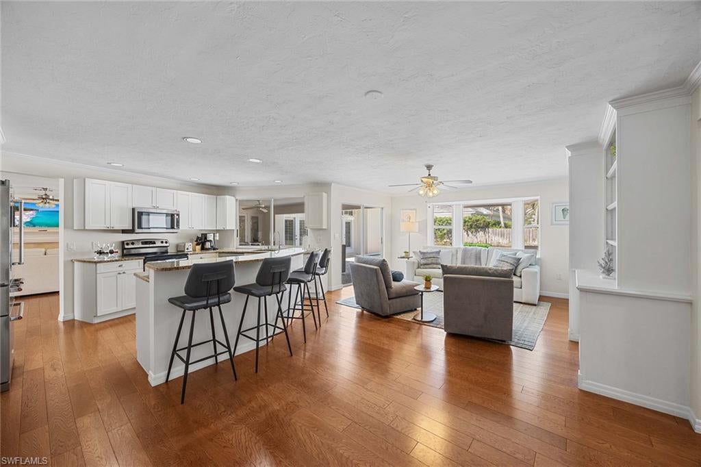 MOORINGS - Residential Lease