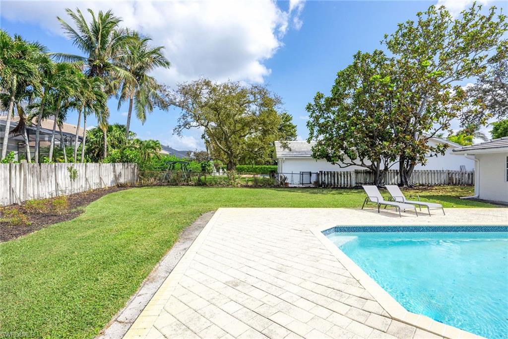 MOORINGS - Residential Lease
