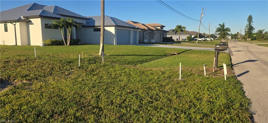 CAPE CORAL - Land