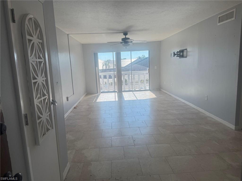 WINDSOR WEST - Residential