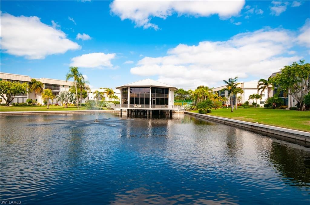 HIDDEN LAKE VILLAS - Residential