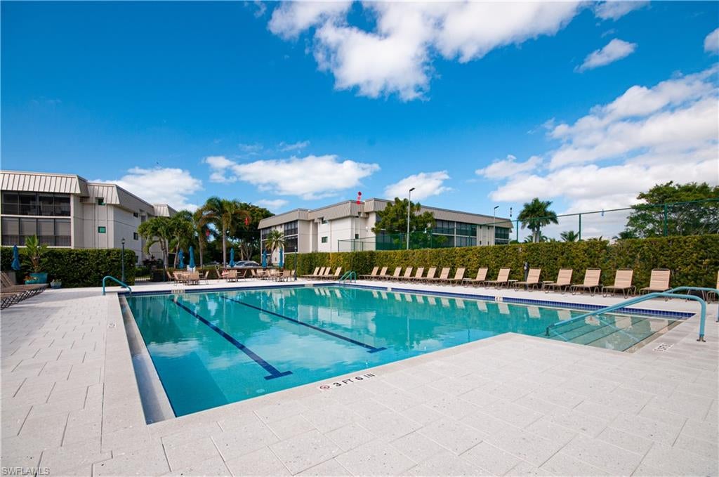 HIDDEN LAKE VILLAS - Residential