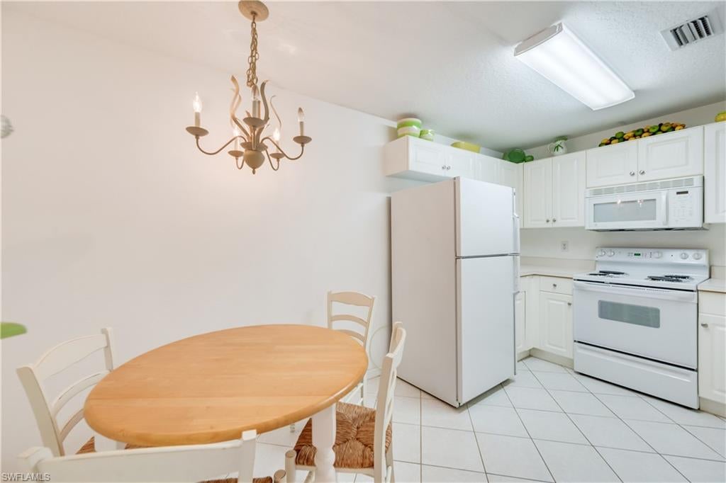 HUNTINGTON LAKES - Residential