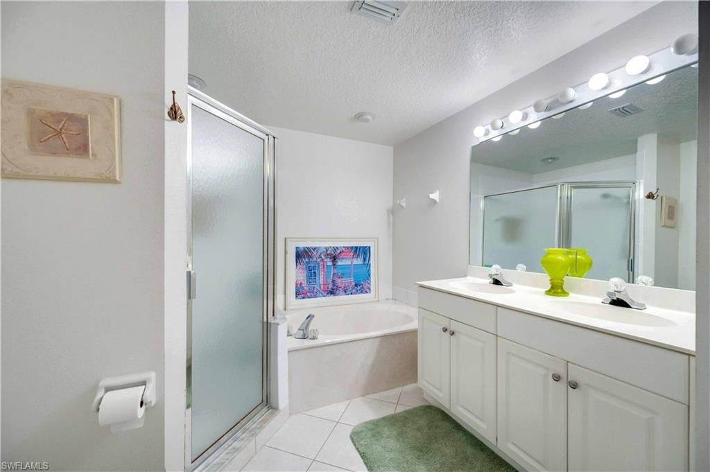 HUNTINGTON LAKES - Residential