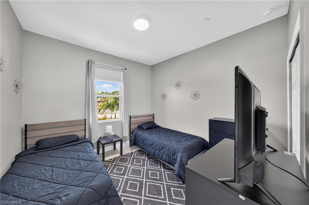 CAPE CORAL - Residential Income