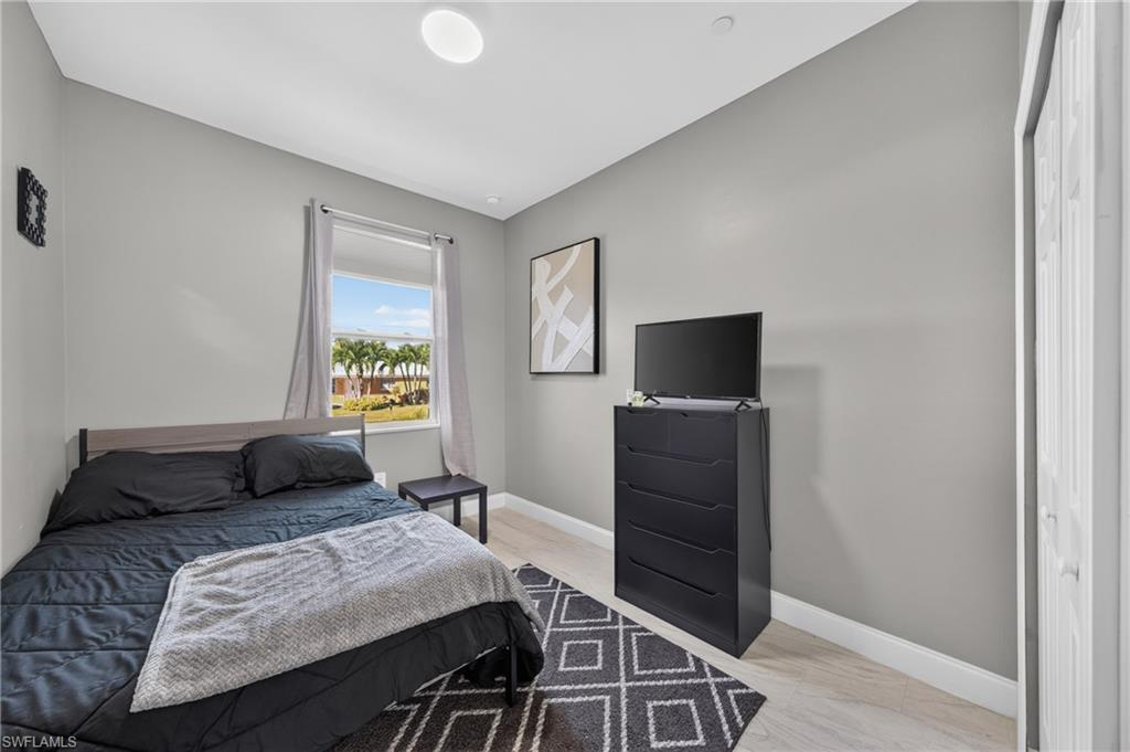 CAPE CORAL - Residential Income