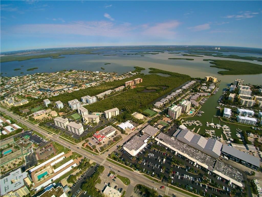 CRECIENTE CONDO NORTH - Residential