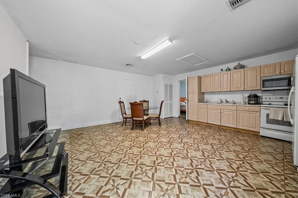 CAPE CORAL - Residential Income