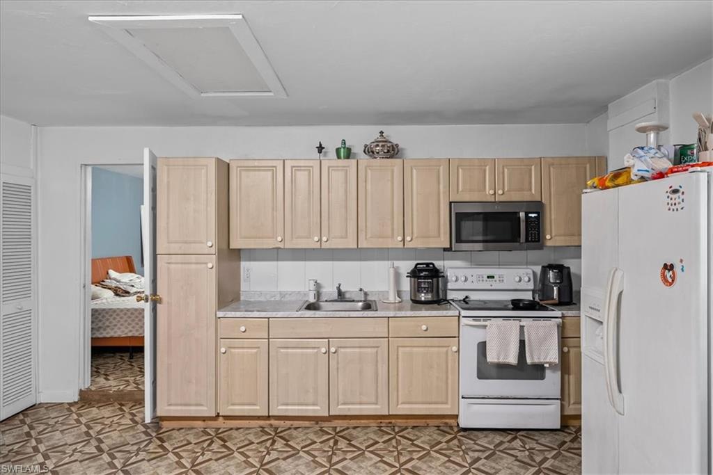 CAPE CORAL - Residential Income