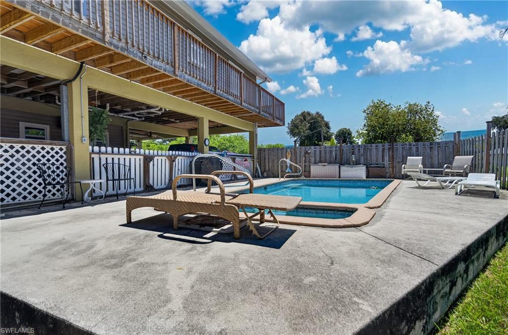 FORT MYERS SHORES - Residential