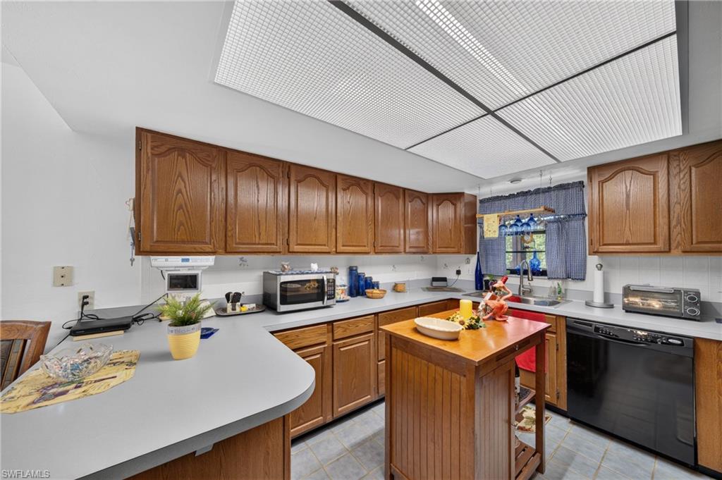 FORT MYERS SHORES - Residential