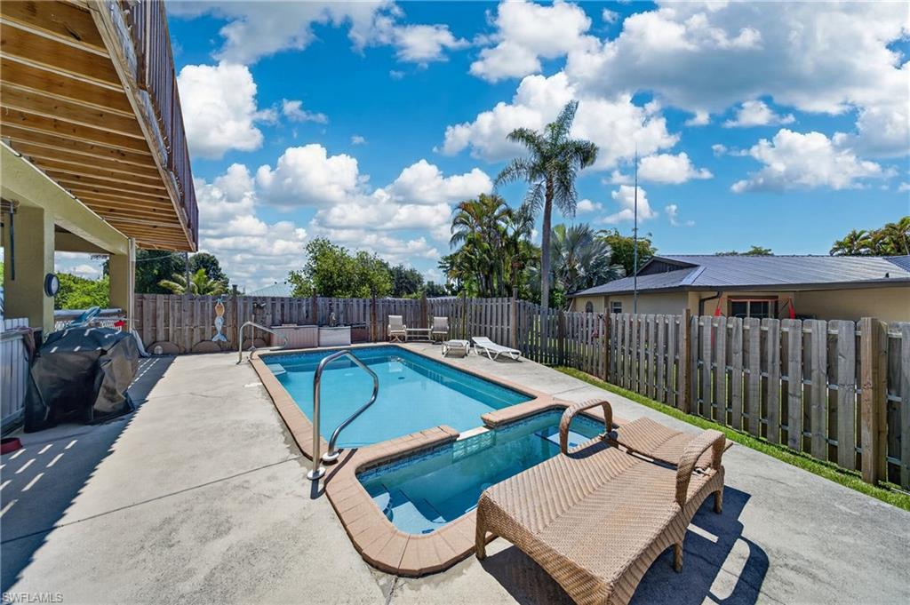 FORT MYERS SHORES - Residential