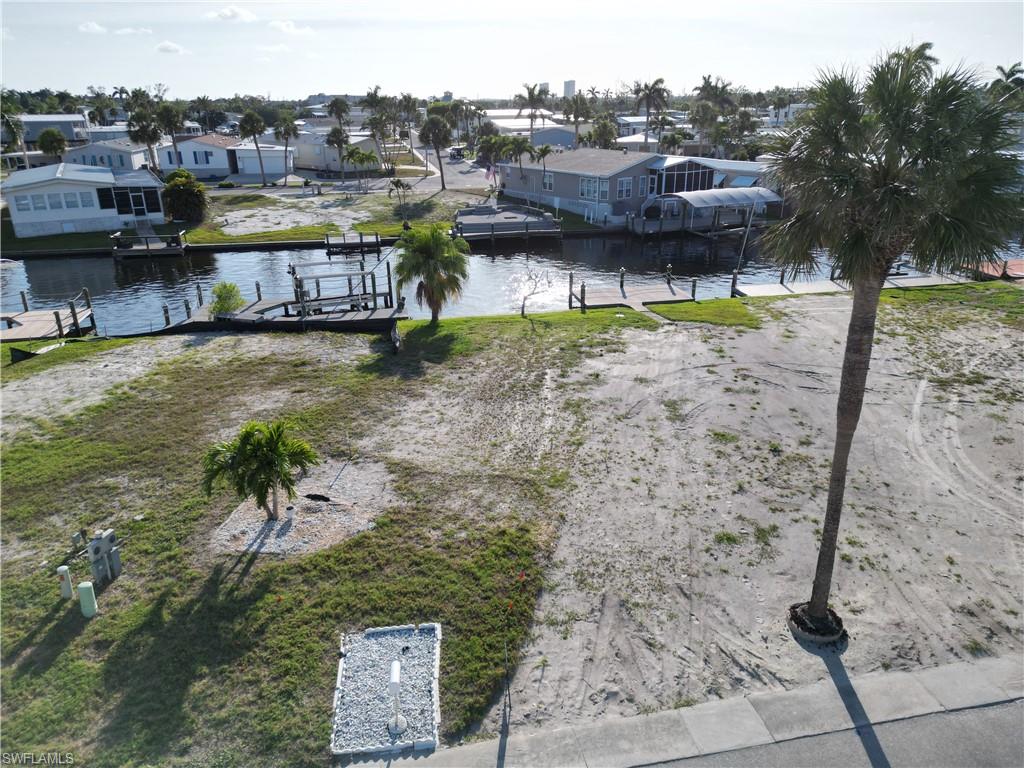 BAYSIDE ESTATES - Land