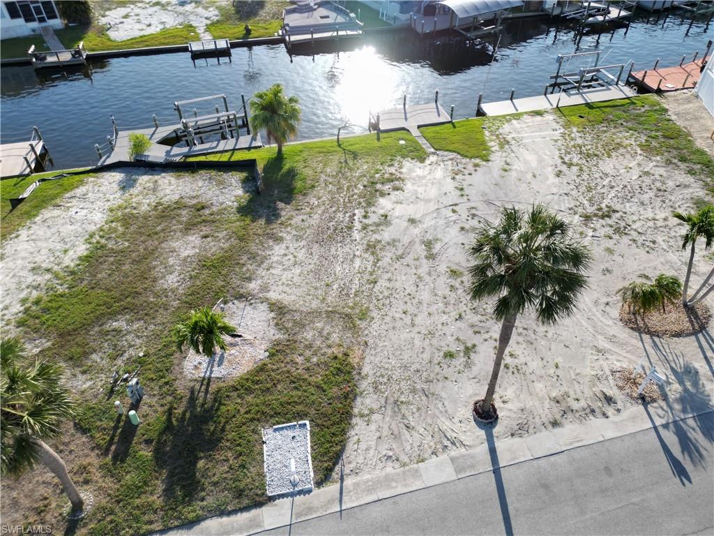 BAYSIDE ESTATES - Land