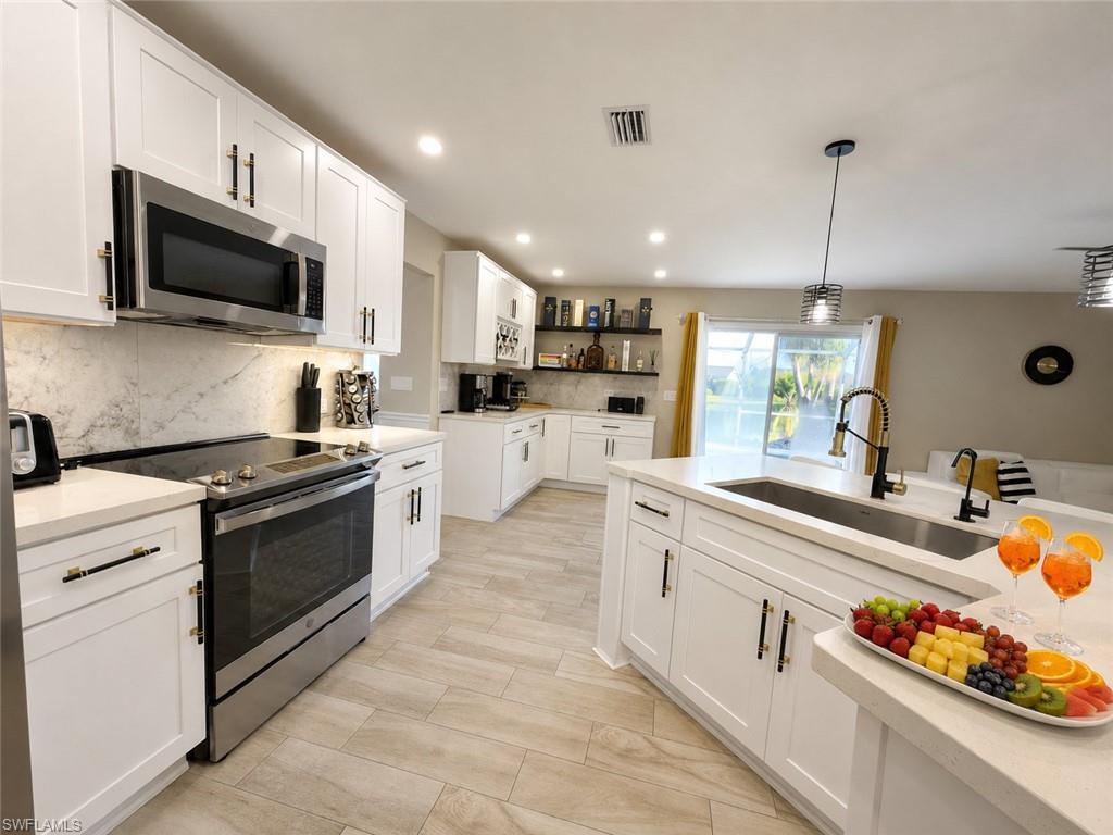 QUEENS PARK AT LAGO VERDE - Residential Lease