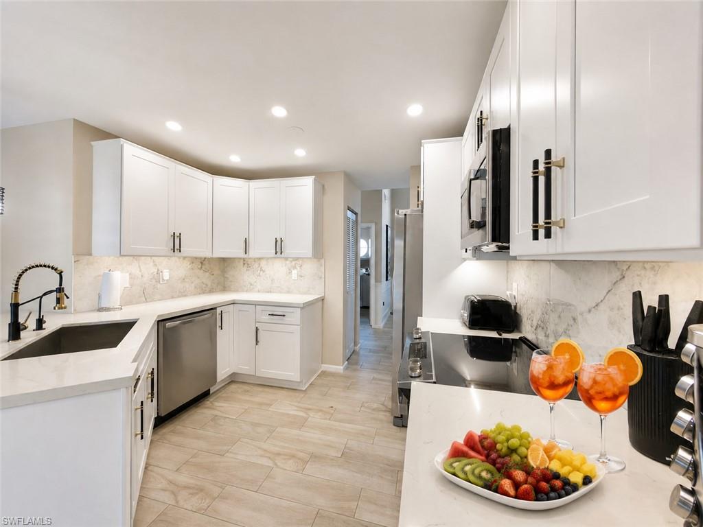 QUEENS PARK AT LAGO VERDE - Residential Lease