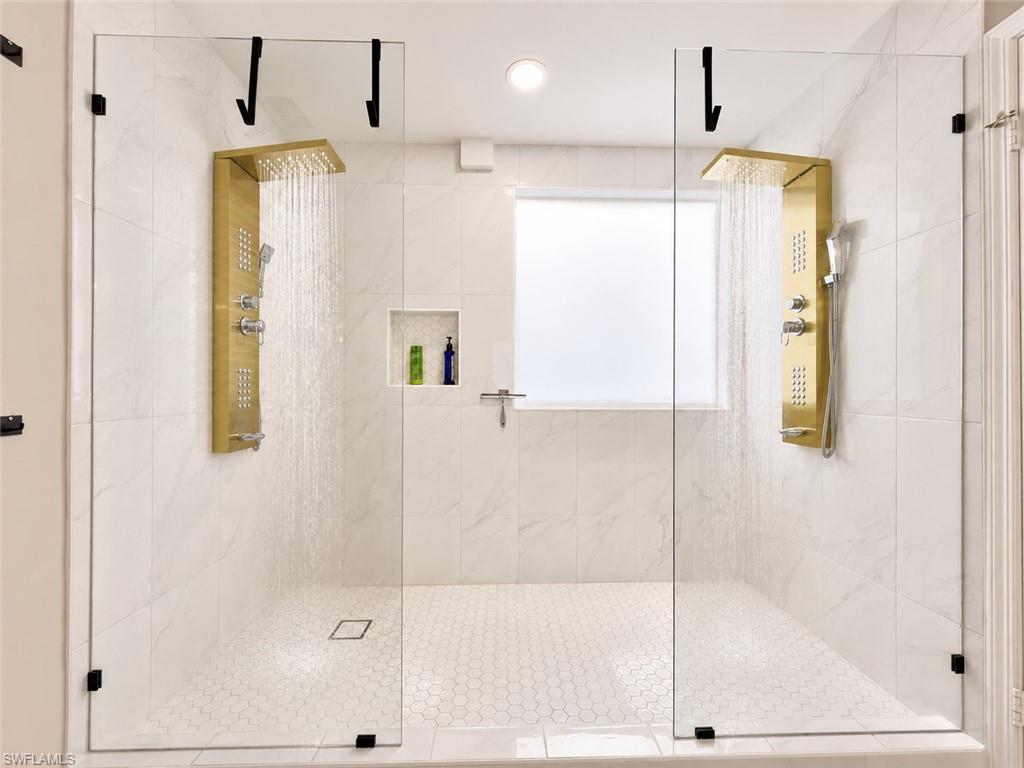 QUEENS PARK AT LAGO VERDE - Residential Lease