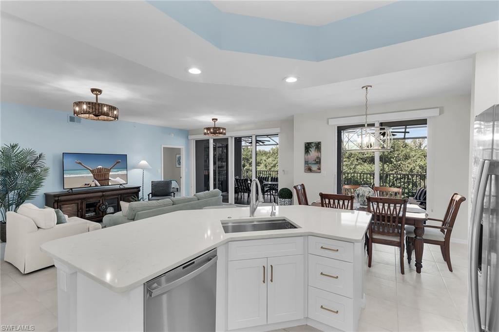 VINTAGE BAY - Residential
