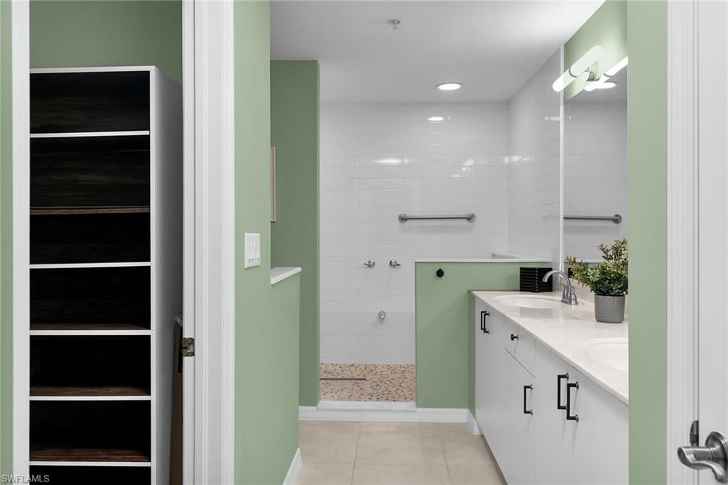 VINTAGE BAY - Residential