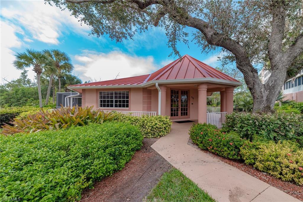 VINTAGE BAY - Residential