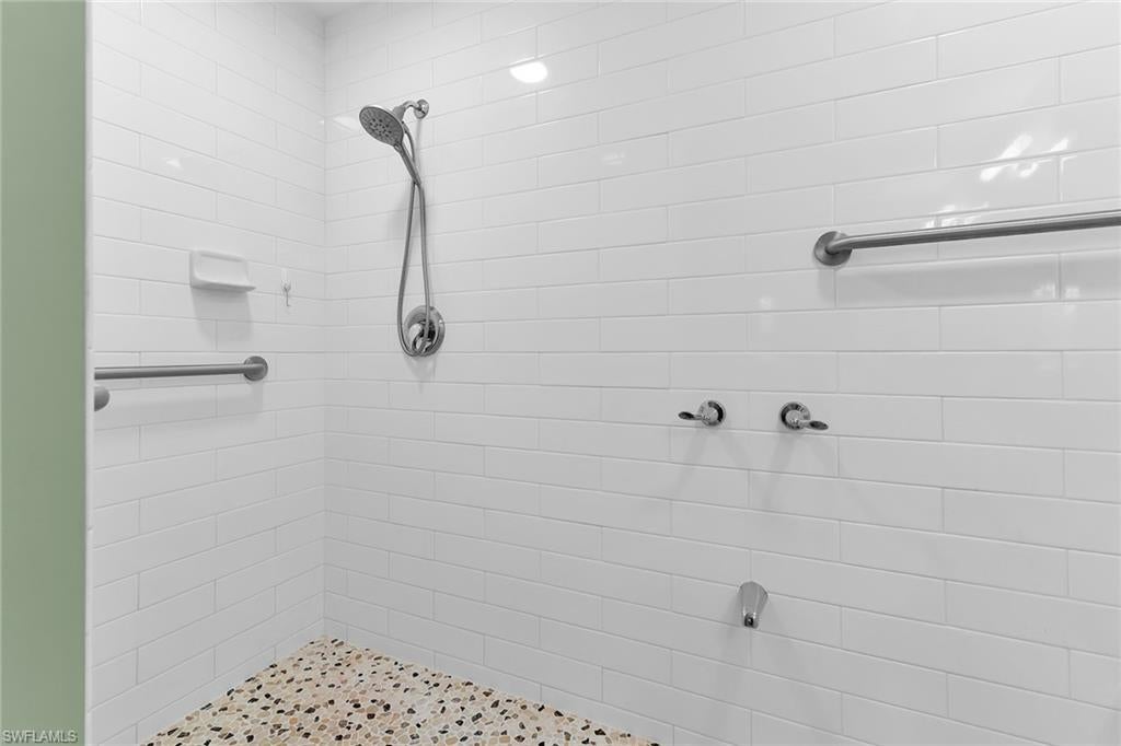 VINTAGE BAY - Residential