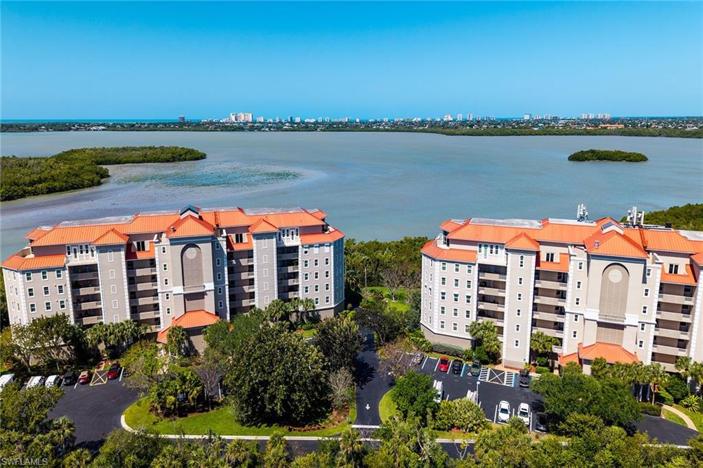 VINTAGE BAY - Residential