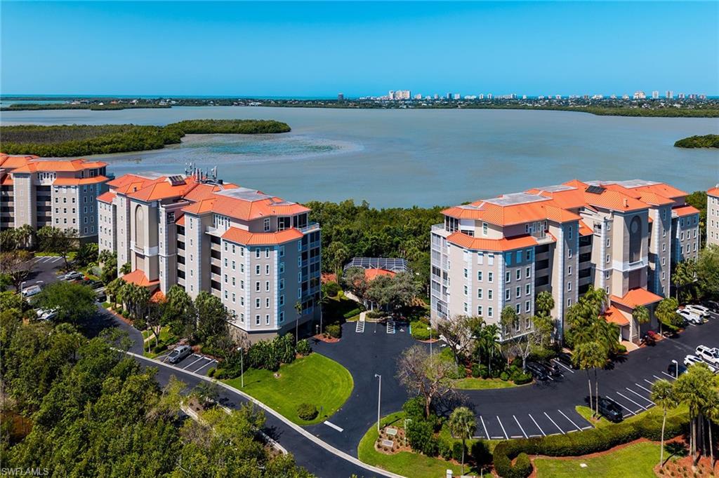 VINTAGE BAY - Residential