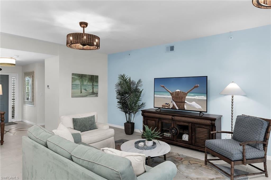 VINTAGE BAY - Residential