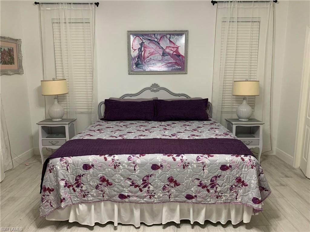 NAPLES PARK - Residential